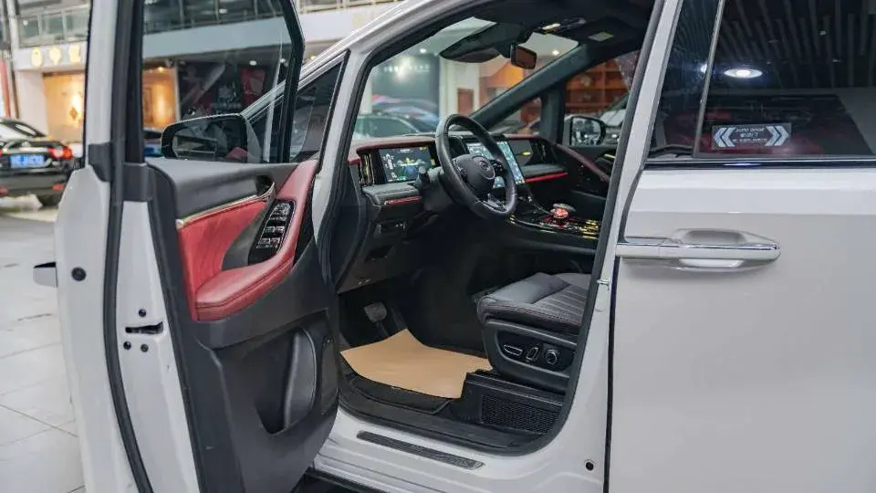 2023 GAC TRUMPCHI thumbnail 3