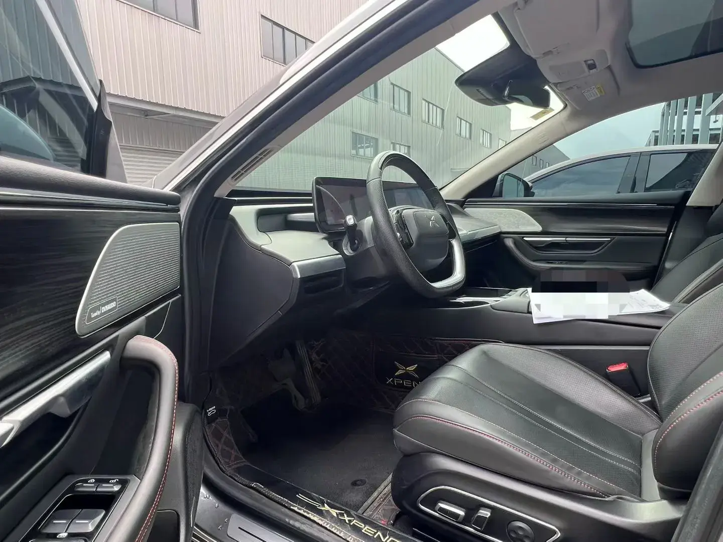 2020 XPENG P7 thumbnail 4