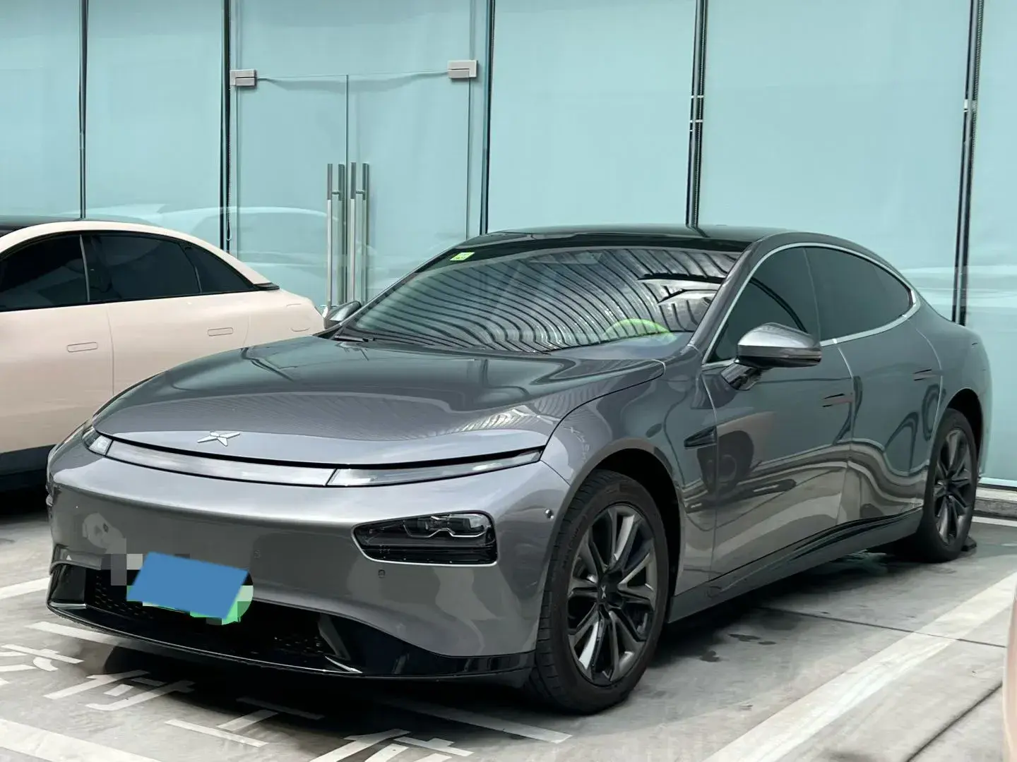 2020 XPENG P7 view 1