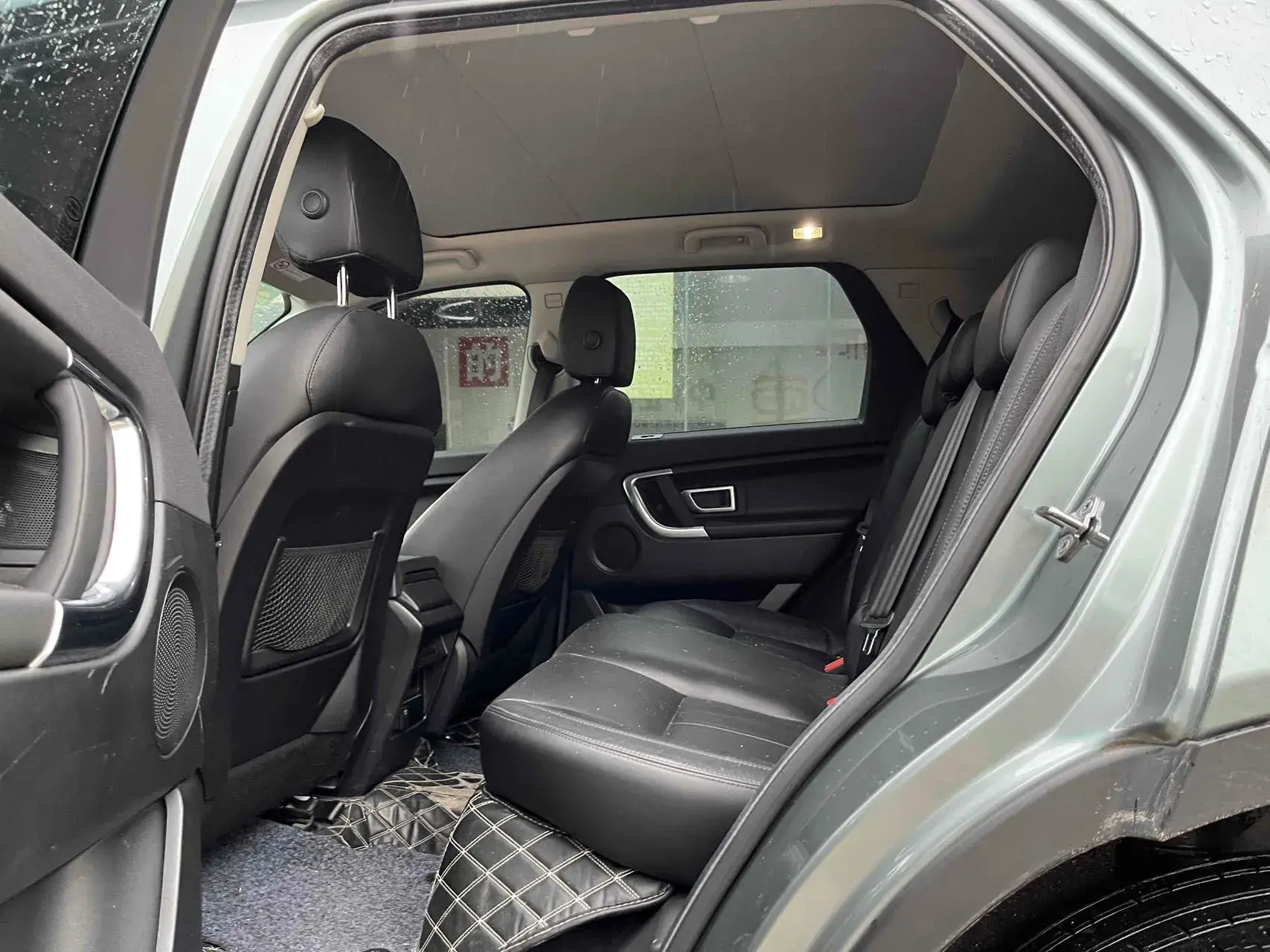 2019 LAND ROVER thumbnail 4