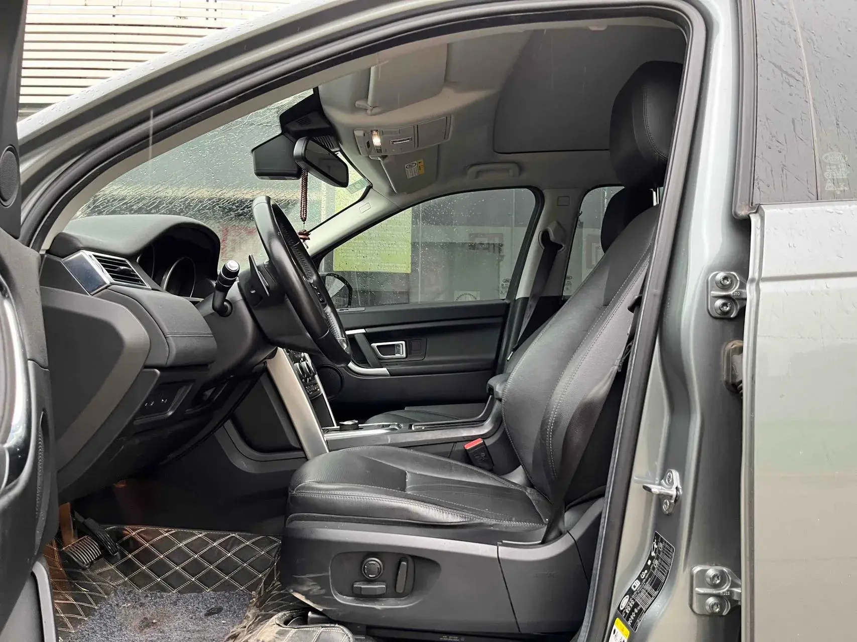 2019 LAND ROVER thumbnail 2