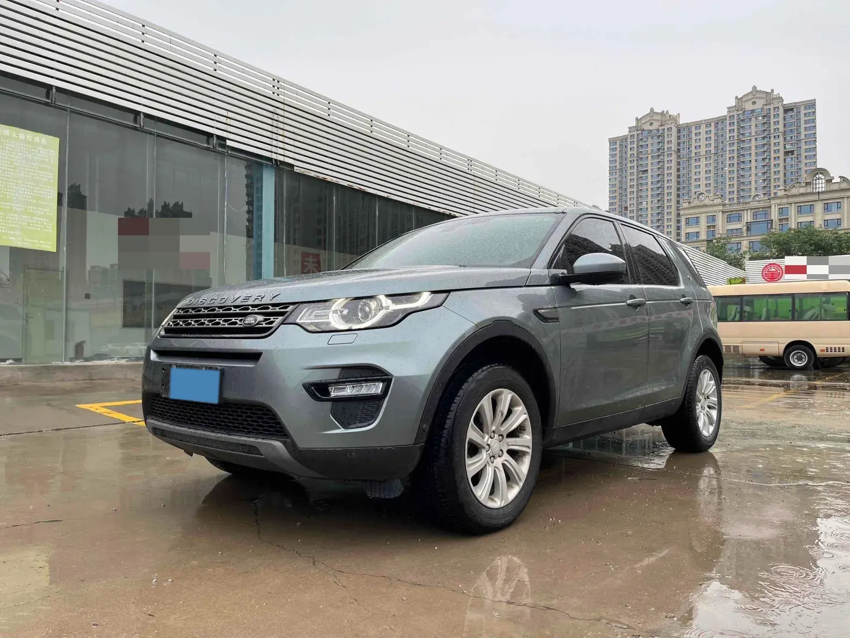 2019 LAND ROVER view 1