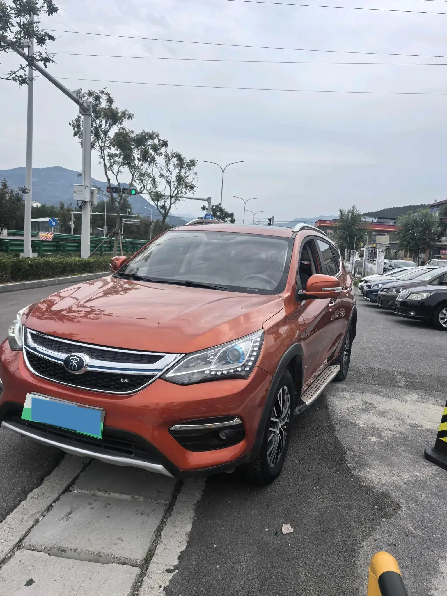 2017 BYD SONG view 1