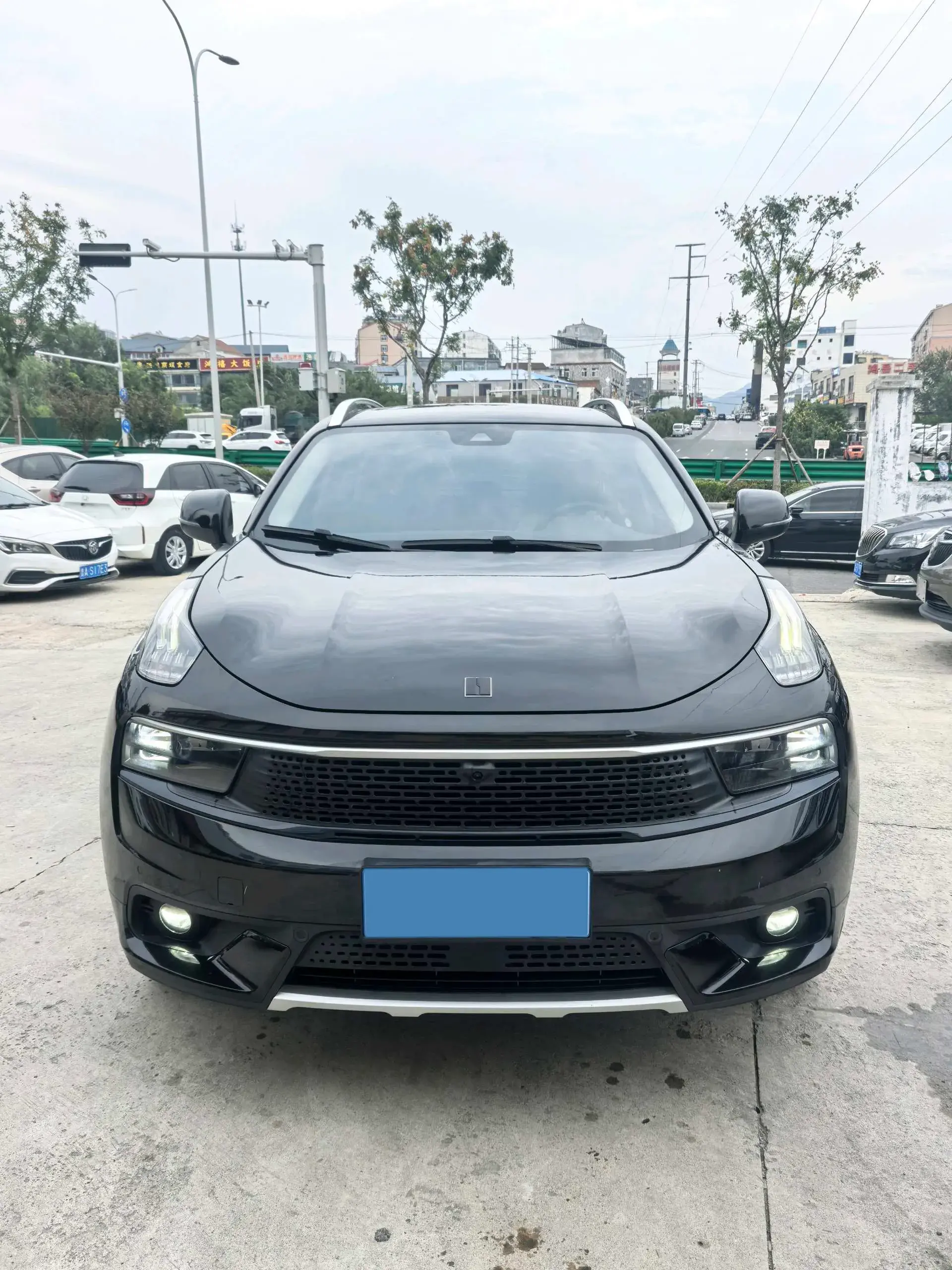 2019 LYNK&CO 01 thumbnail 2