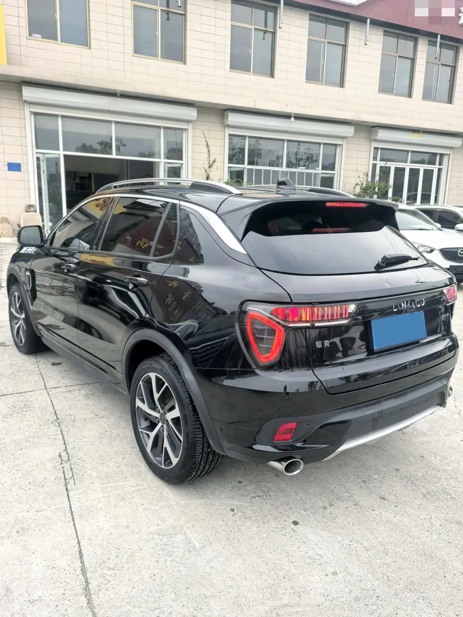 2019 LYNK&CO 01 thumbnail 4