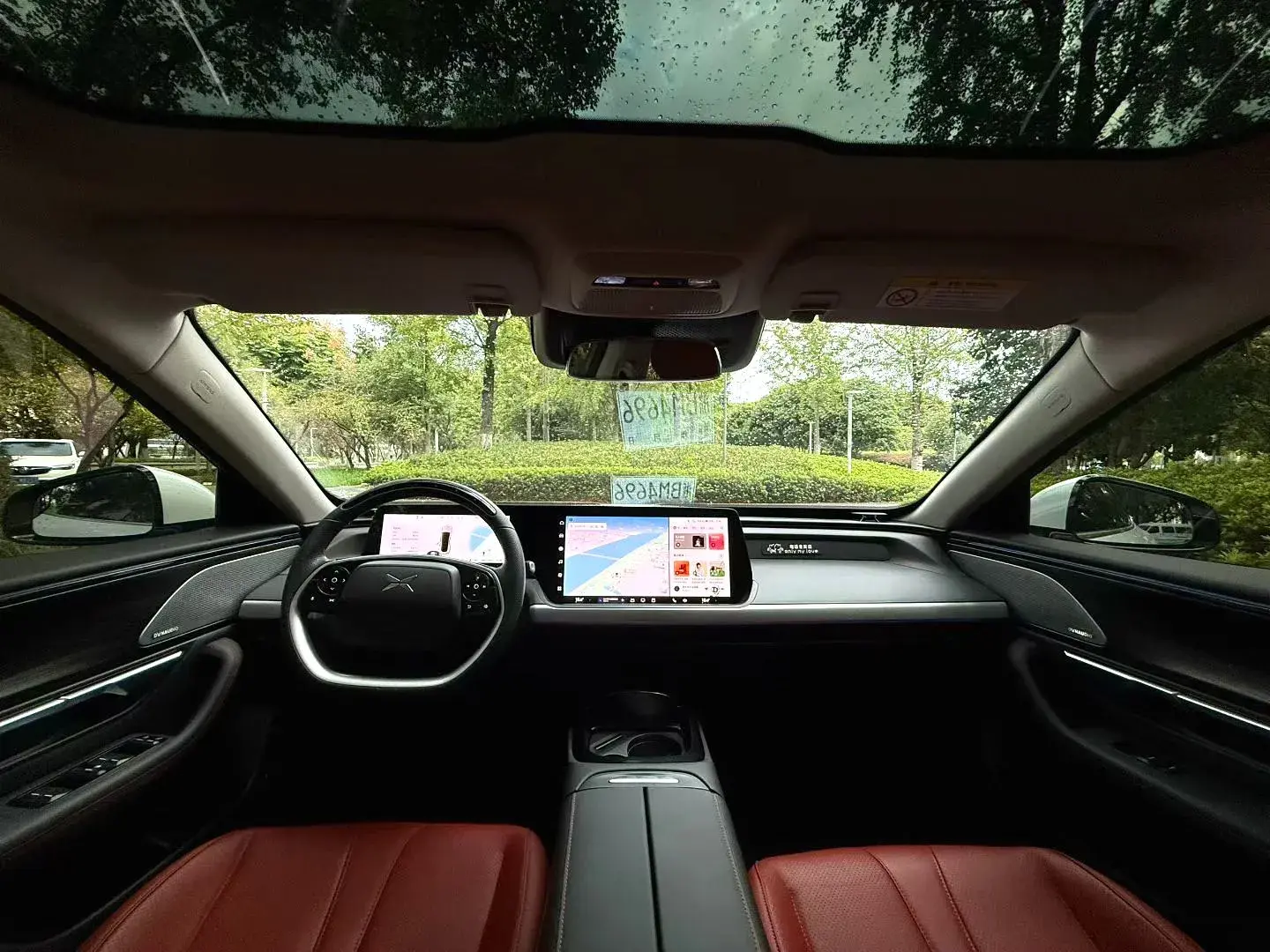 2022 XPENG P7 thumbnail 4