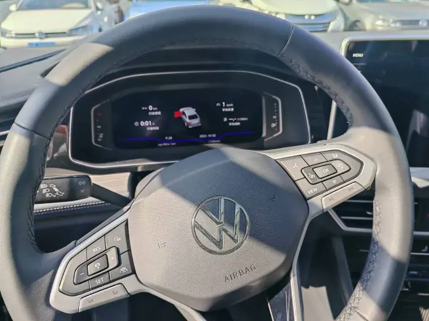 2023 VOLKSWAGEN SAGITAR thumbnail 2