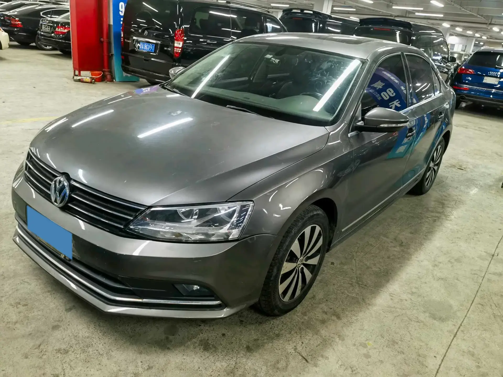 2018 VOLKSWAGEN SAGITAR view 1