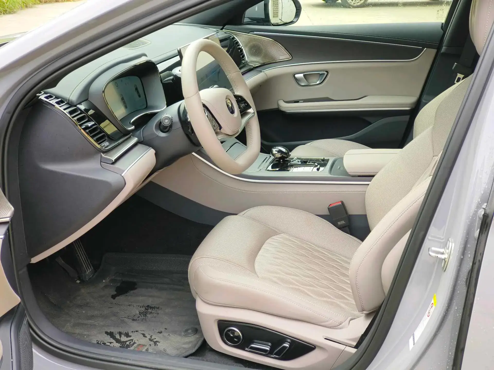 2025 BYD HAN thumbnail 4