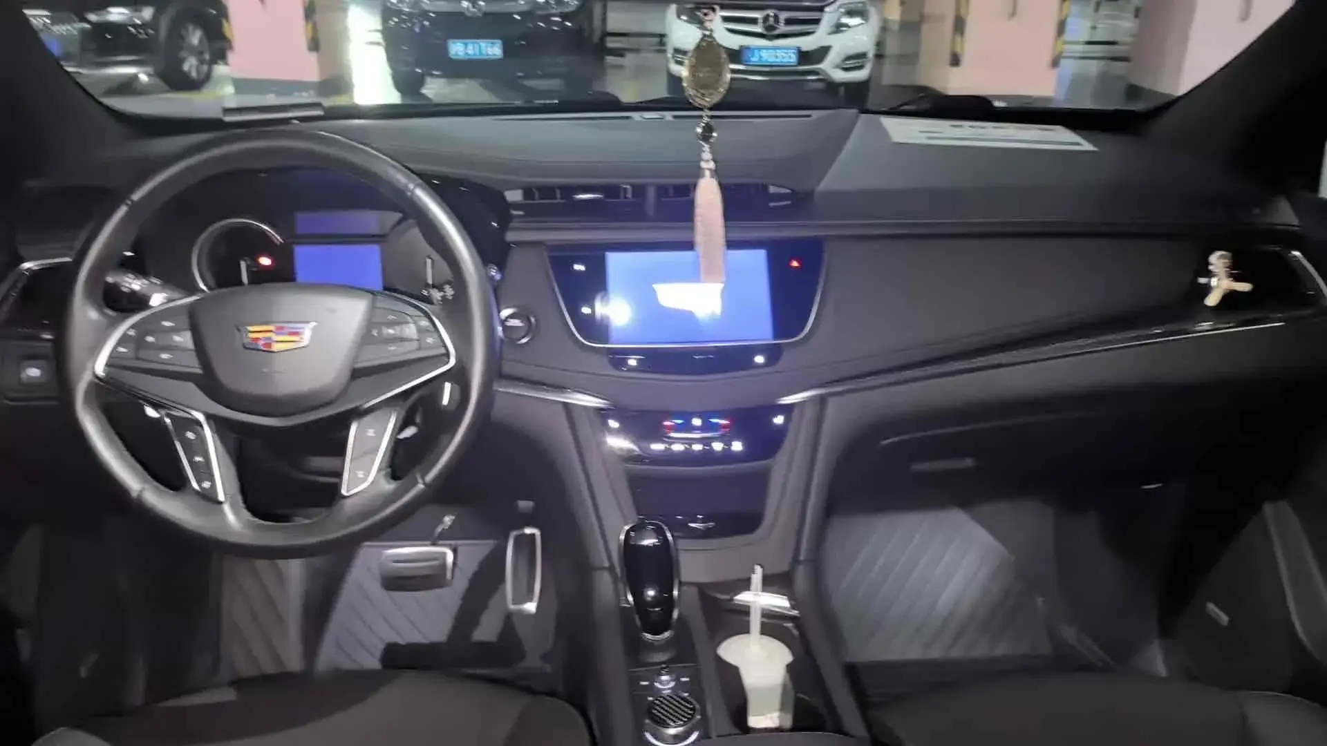 2022 CADILLAC XT5 thumbnail 2