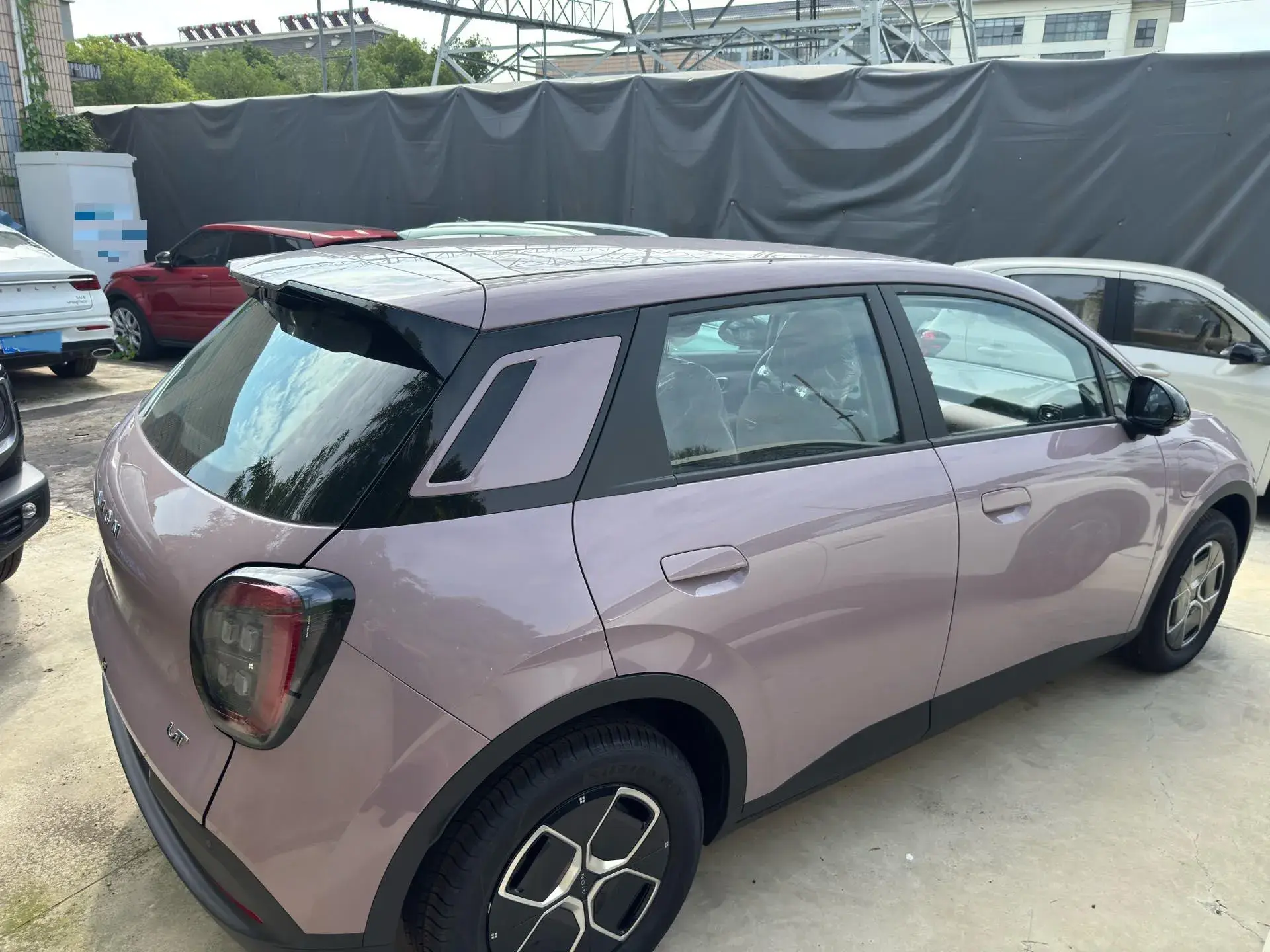 2025 AION AION thumbnail 3