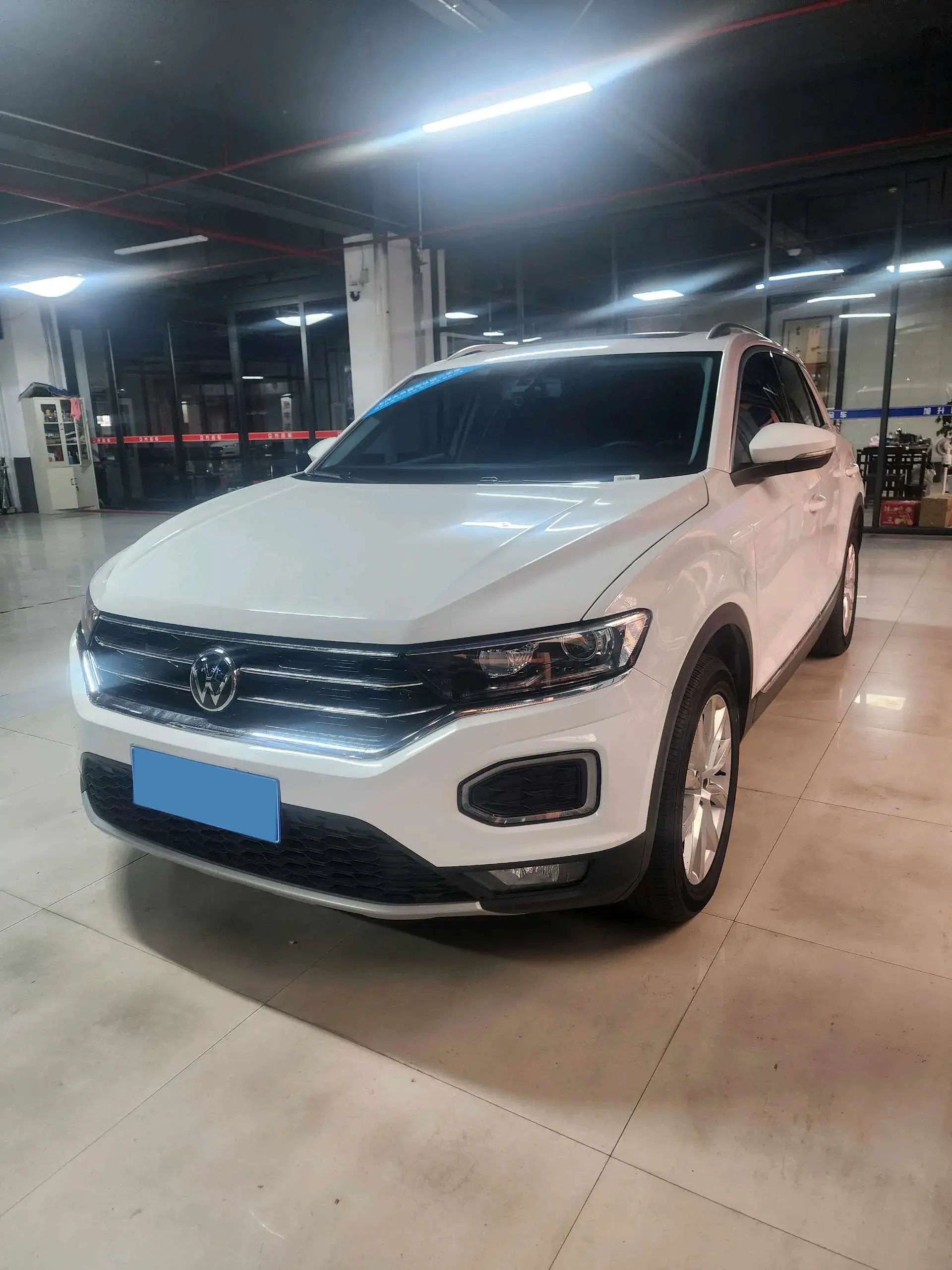 2022 VOLKSWAGEN T-ROC view 1