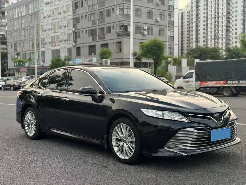 2019 TOYOTA CAMRY thumbnail 3