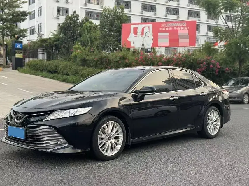 2019 TOYOTA CAMRY view 1