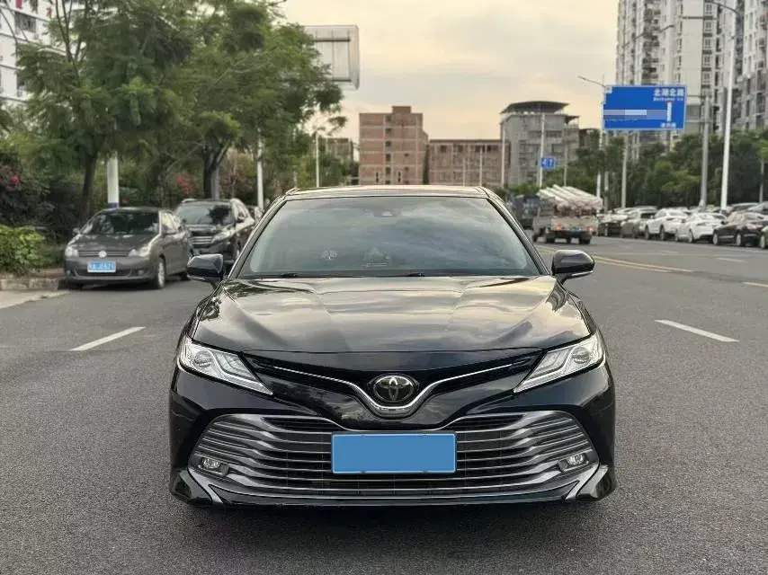 2019 TOYOTA CAMRY thumbnail 2