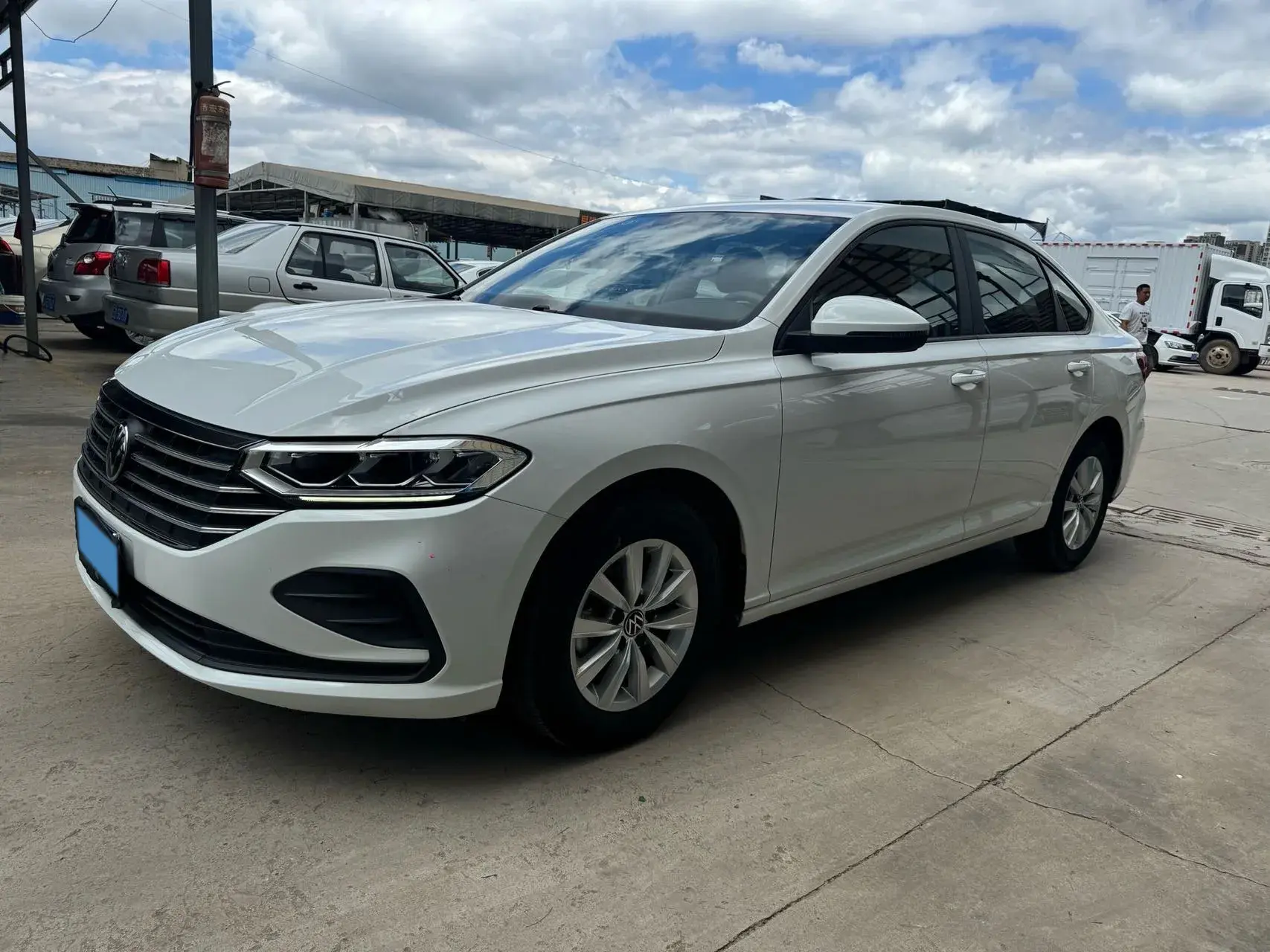 2023 VOLKSWAGEN LAVIDA view 1