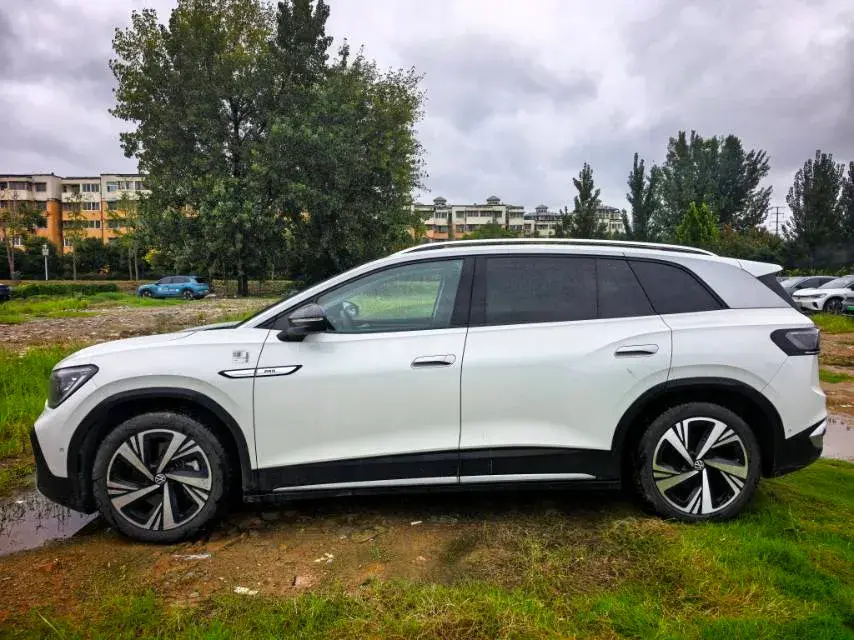 2024 VOLKSWAGEN ID.6 thumbnail 2