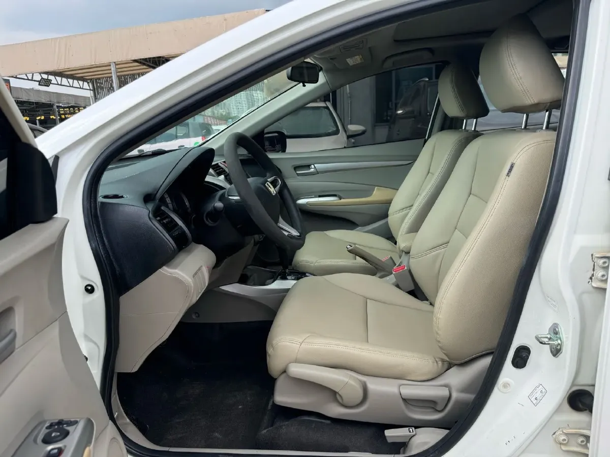 2011 Honda City Classic 1.5L 120HP L4 5AT,autocango,china used car exporter,china ev exporter,chinese used car exporter,chinese used ev exporter