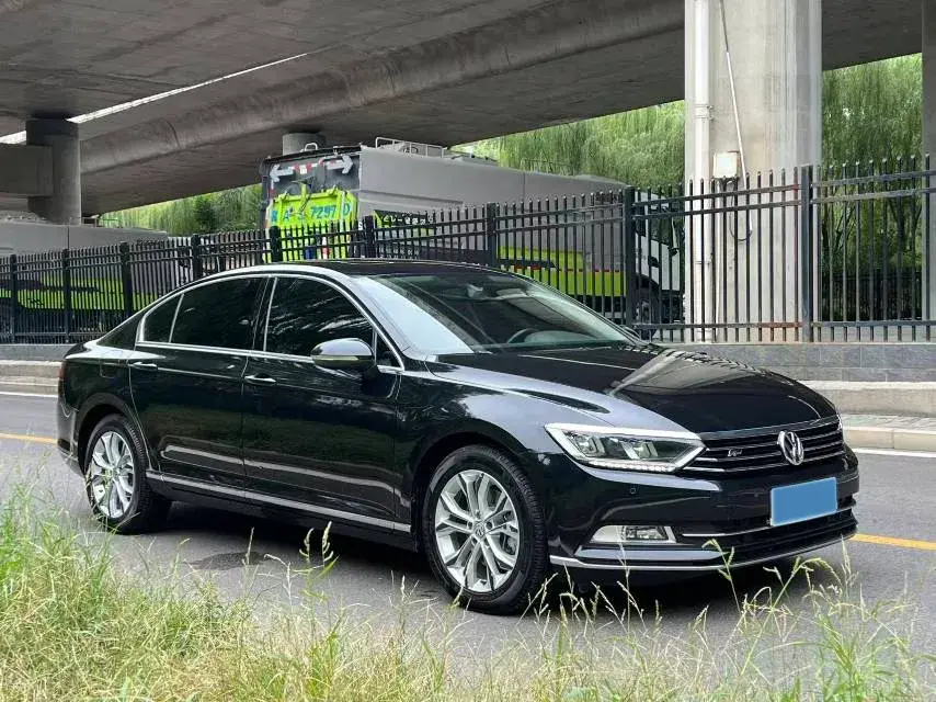 2019 VOLKSWAGEN MAGOTAN thumbnail 3