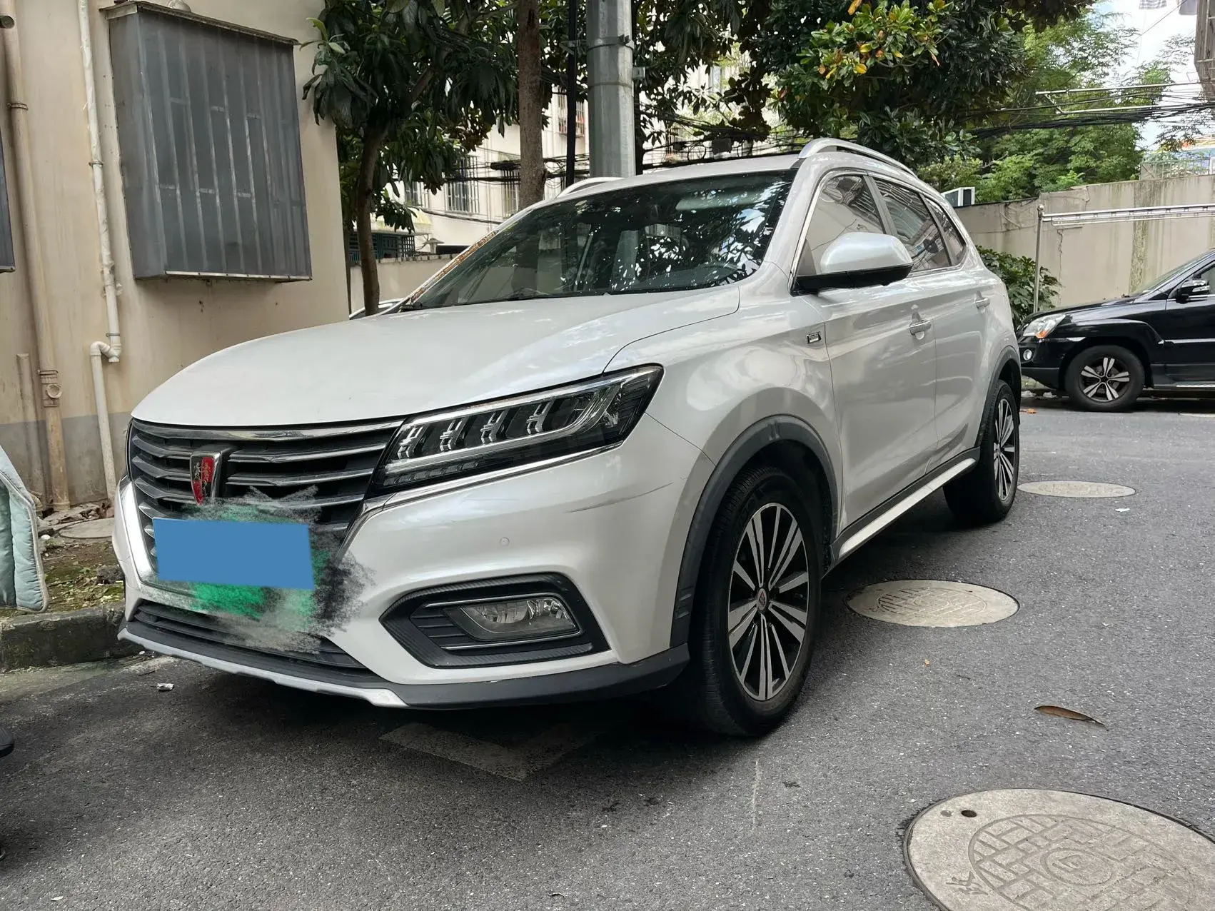 2017 ROEWE RX5 view 1