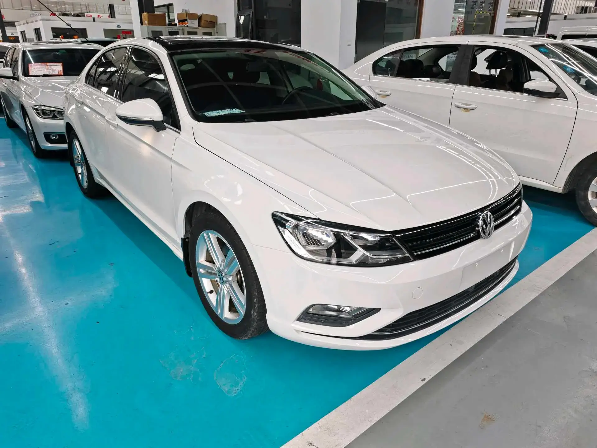 2018 VOLKSWAGEN LAMANDO thumbnail 3