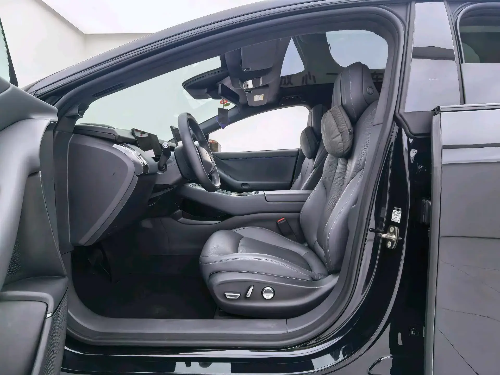 2024 XPENG P7+ thumbnail 4