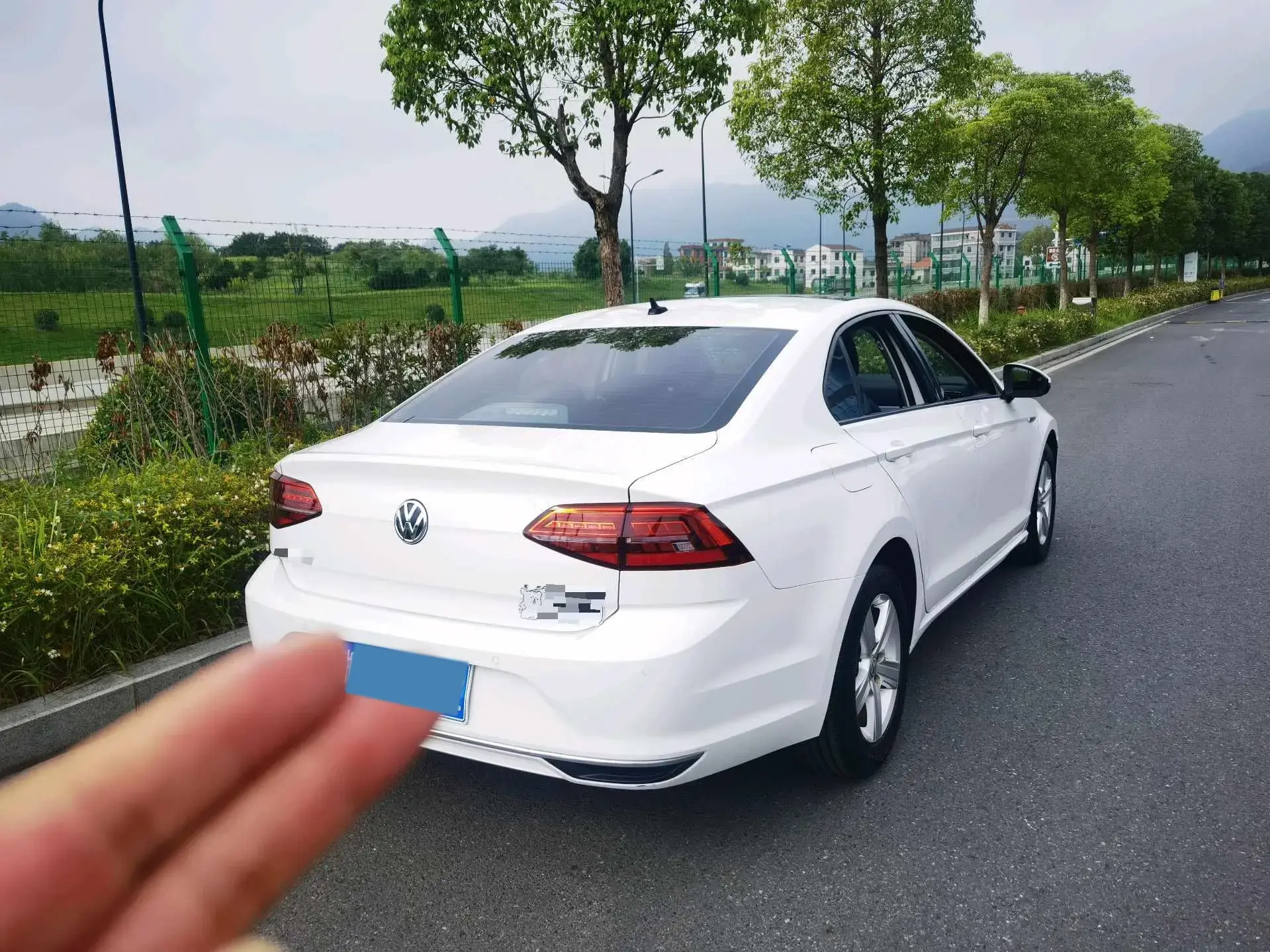 2019 VOLKSWAGEN LAMANDO thumbnail 3