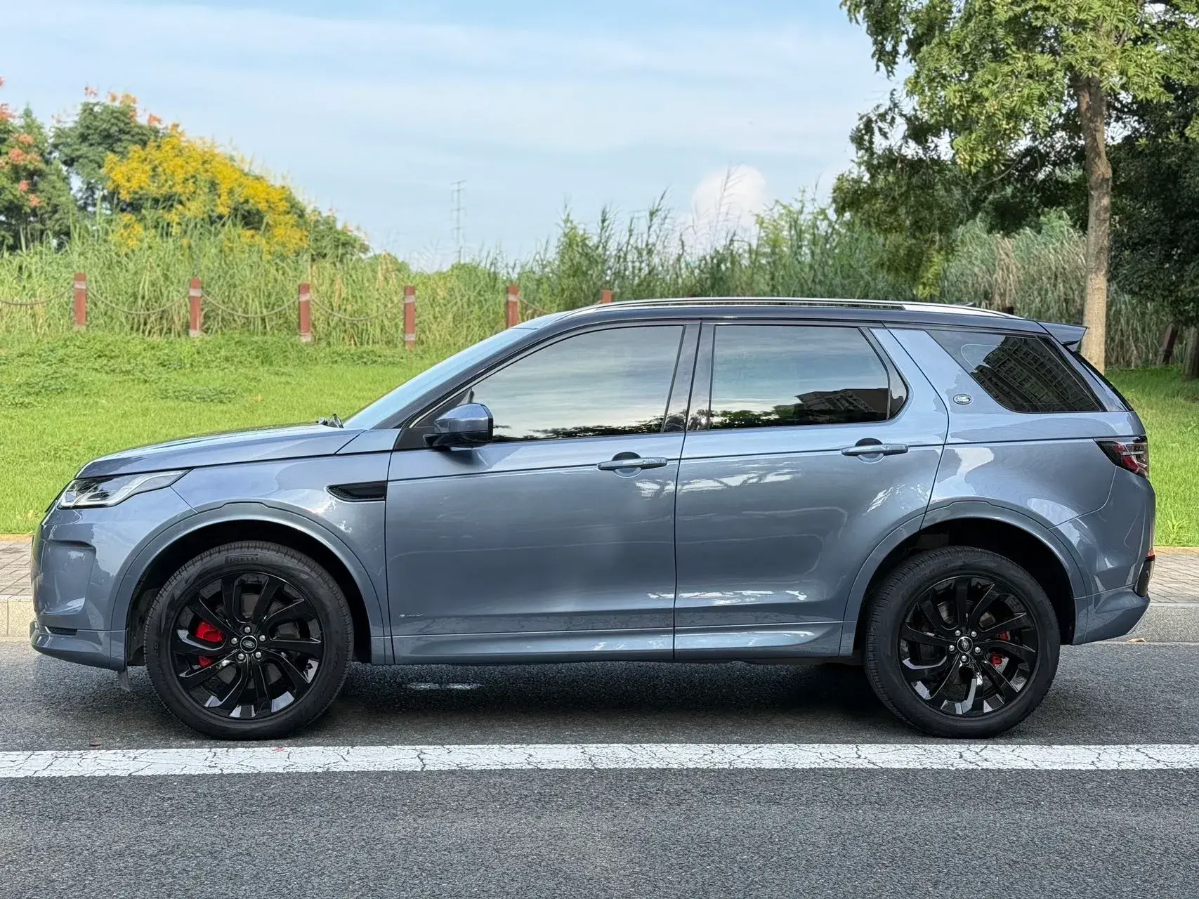 2022 LAND ROVER thumbnail 2