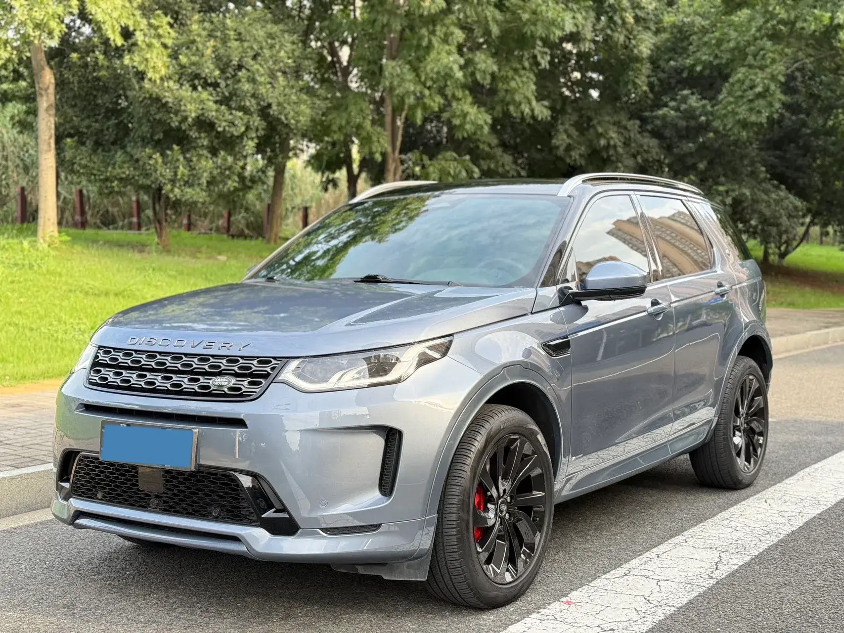 2022 LAND ROVER view 1