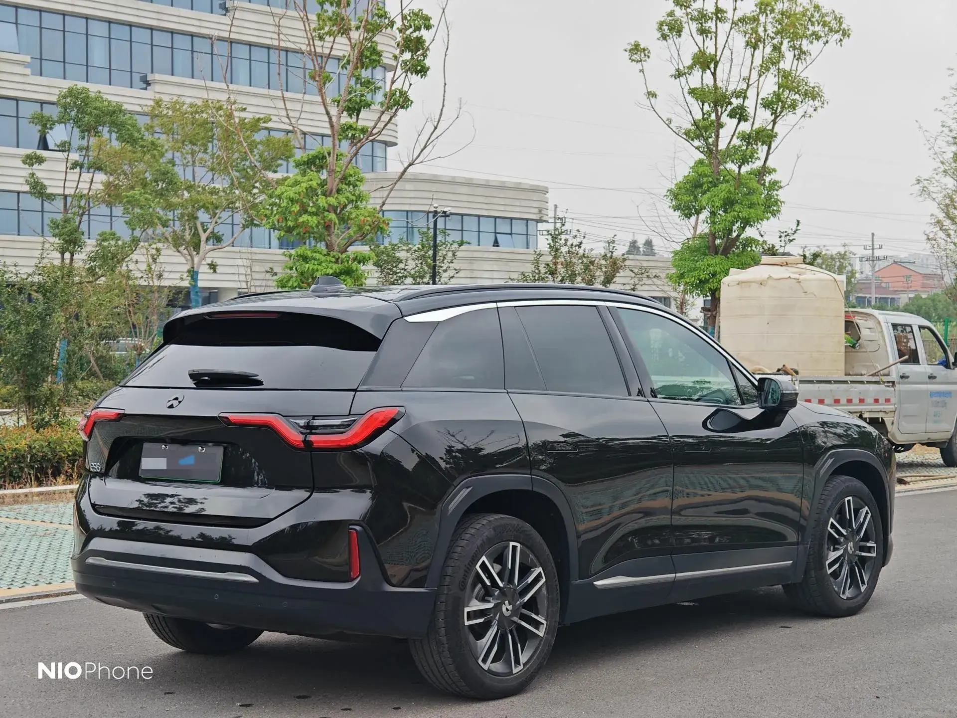 2019 NIO ES6 thumbnail 3