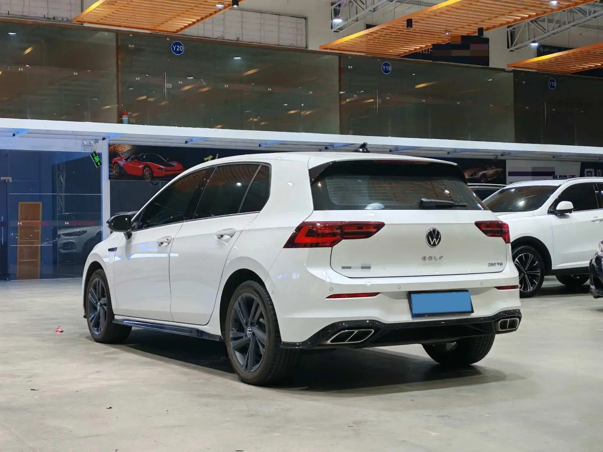 2023 VOLKSWAGEN GOLF thumbnail 3
