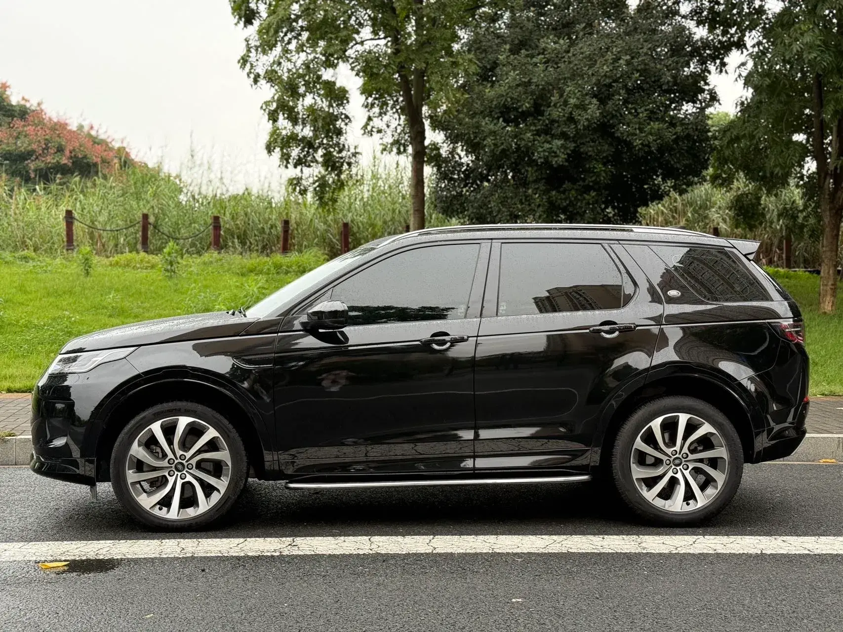 2022 LAND ROVER thumbnail 2