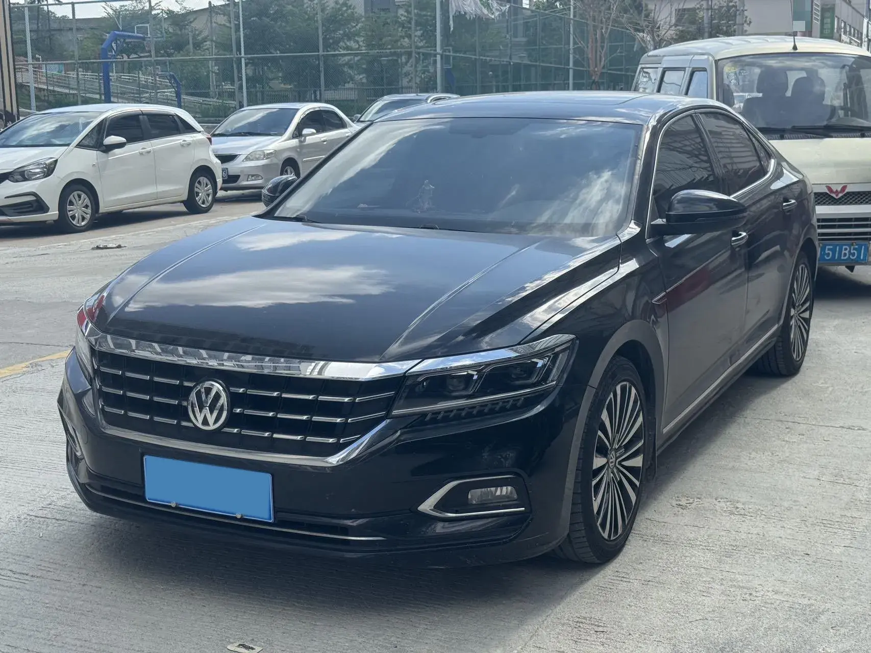 2020 VOLKSWAGEN PASSAT view 1