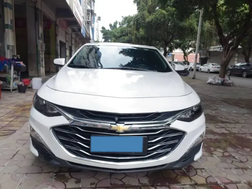 2021 CHEVROLET MALIBU thumbnail 2