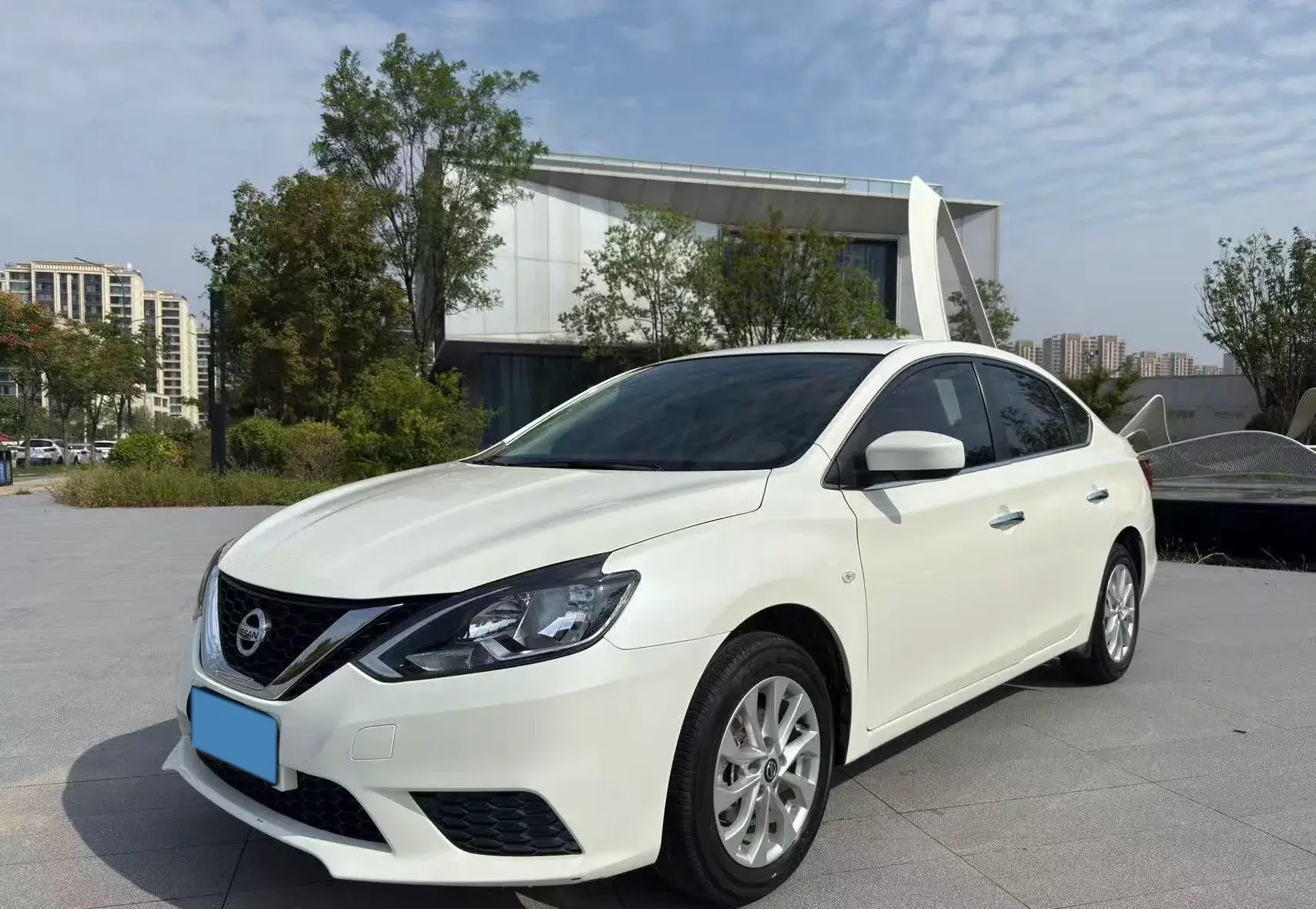 2024 NISSAN SYLPHY view 1