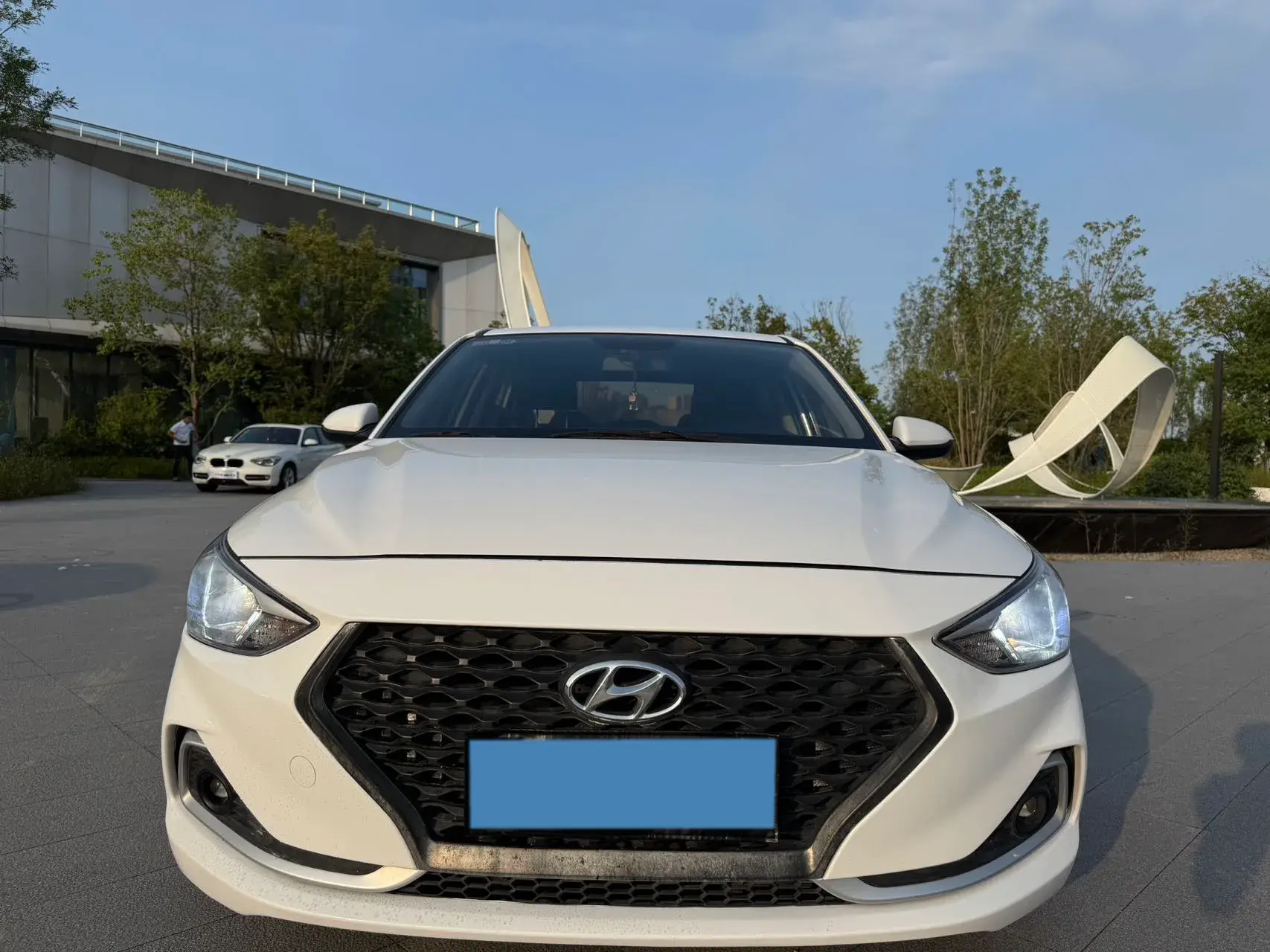 2017 HYUNDAI CELESTA thumbnail 2