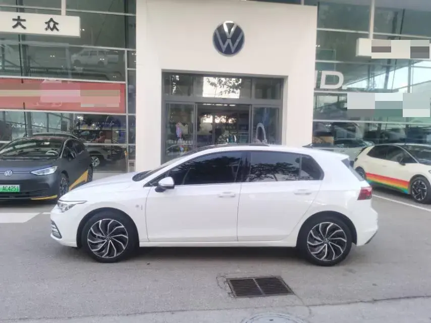 2024 VOLKSWAGEN GOLF thumbnail 2