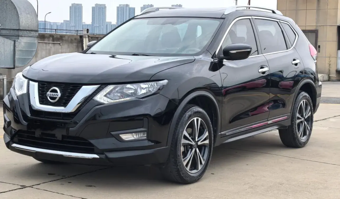 2021 NISSAN X-TRAIL view 1