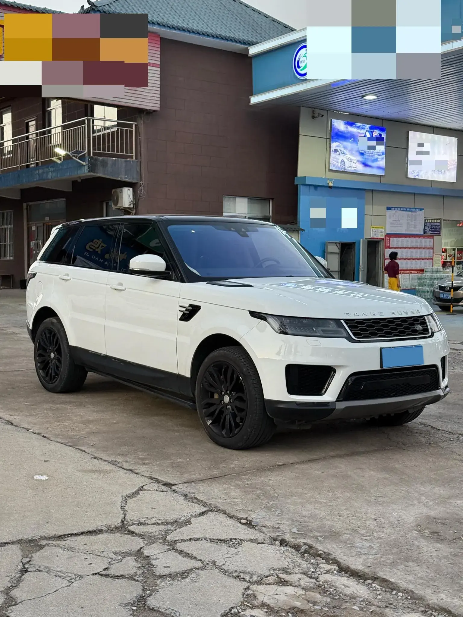 2020 LAND ROVER thumbnail 3