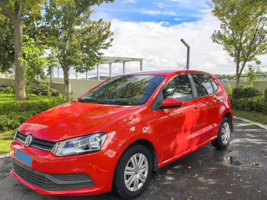 2018 VOLKSWAGEN POLO view 1