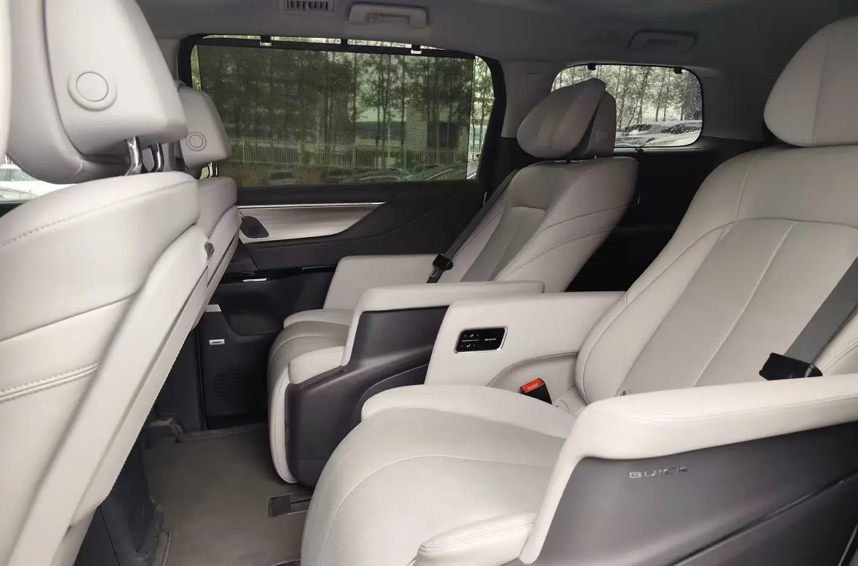 2025 BUICK GL8 thumbnail 3