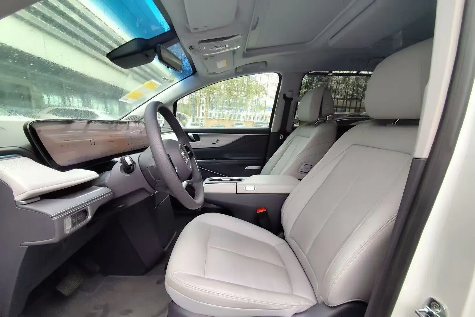 2025 BUICK GL8 thumbnail 2