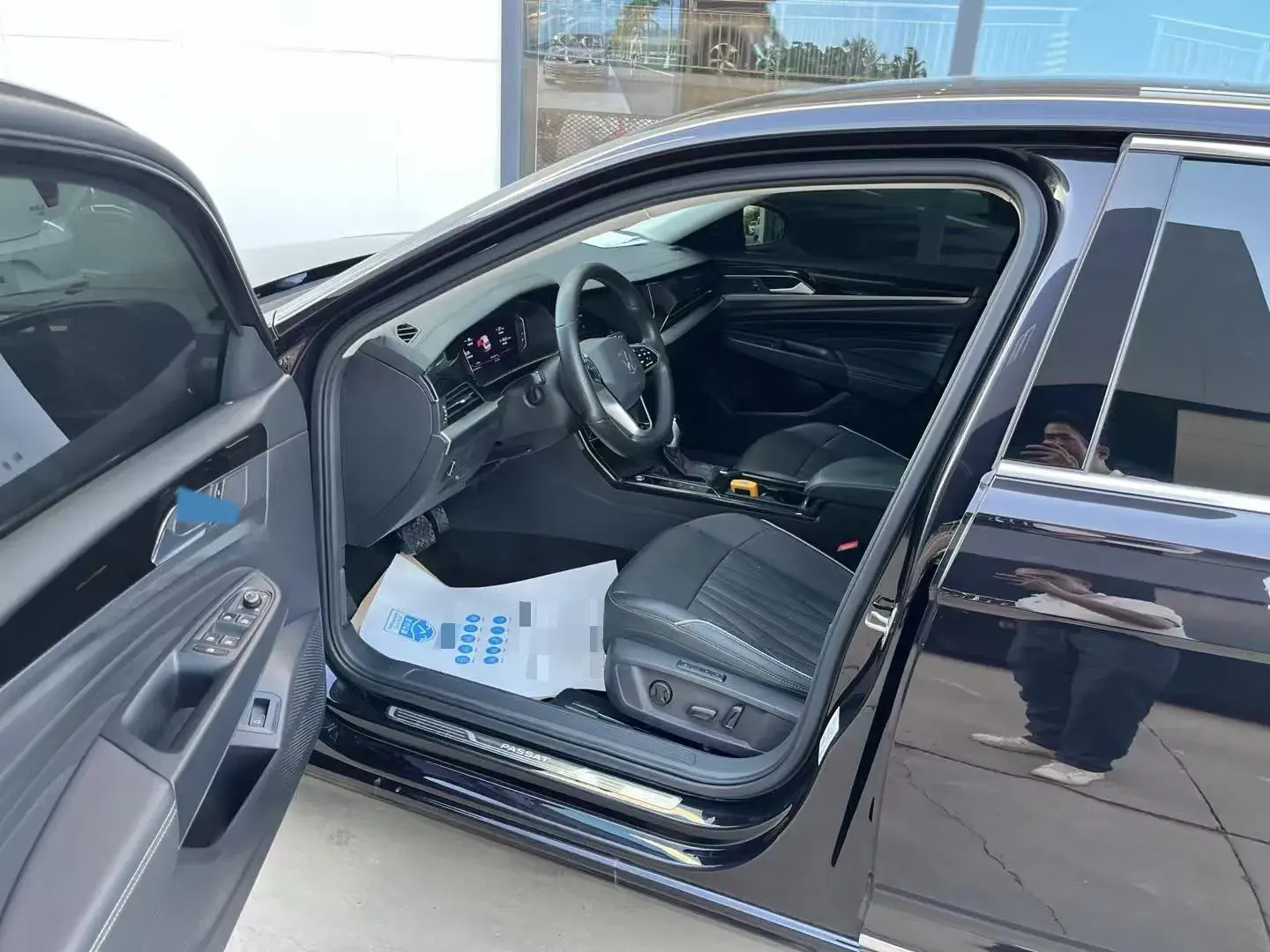 2022 VOLKSWAGEN PASSAT thumbnail 3