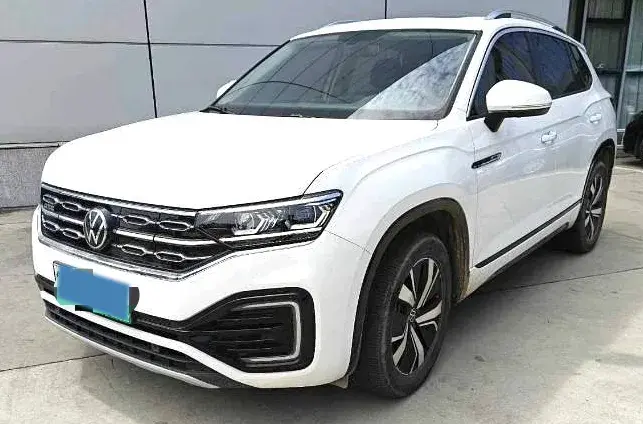 2022 VOLKSWAGEN TAYRON view 1