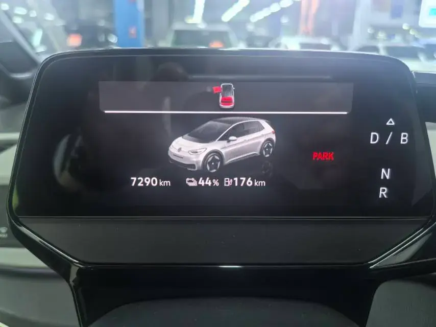 2023 VOLKSWAGEN ID.3 thumbnail 4