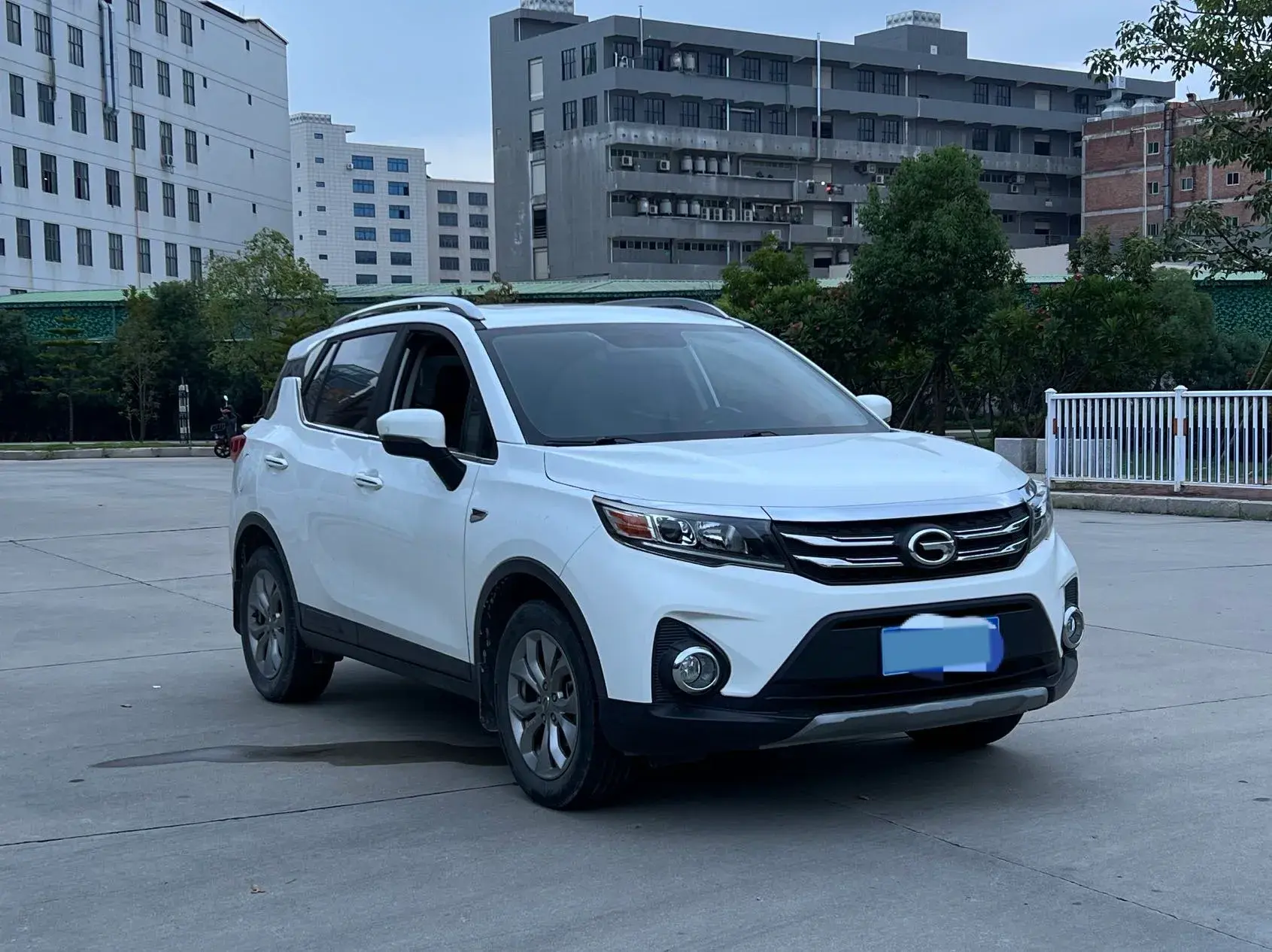 2019 GAC TRUMPCHI thumbnail 3