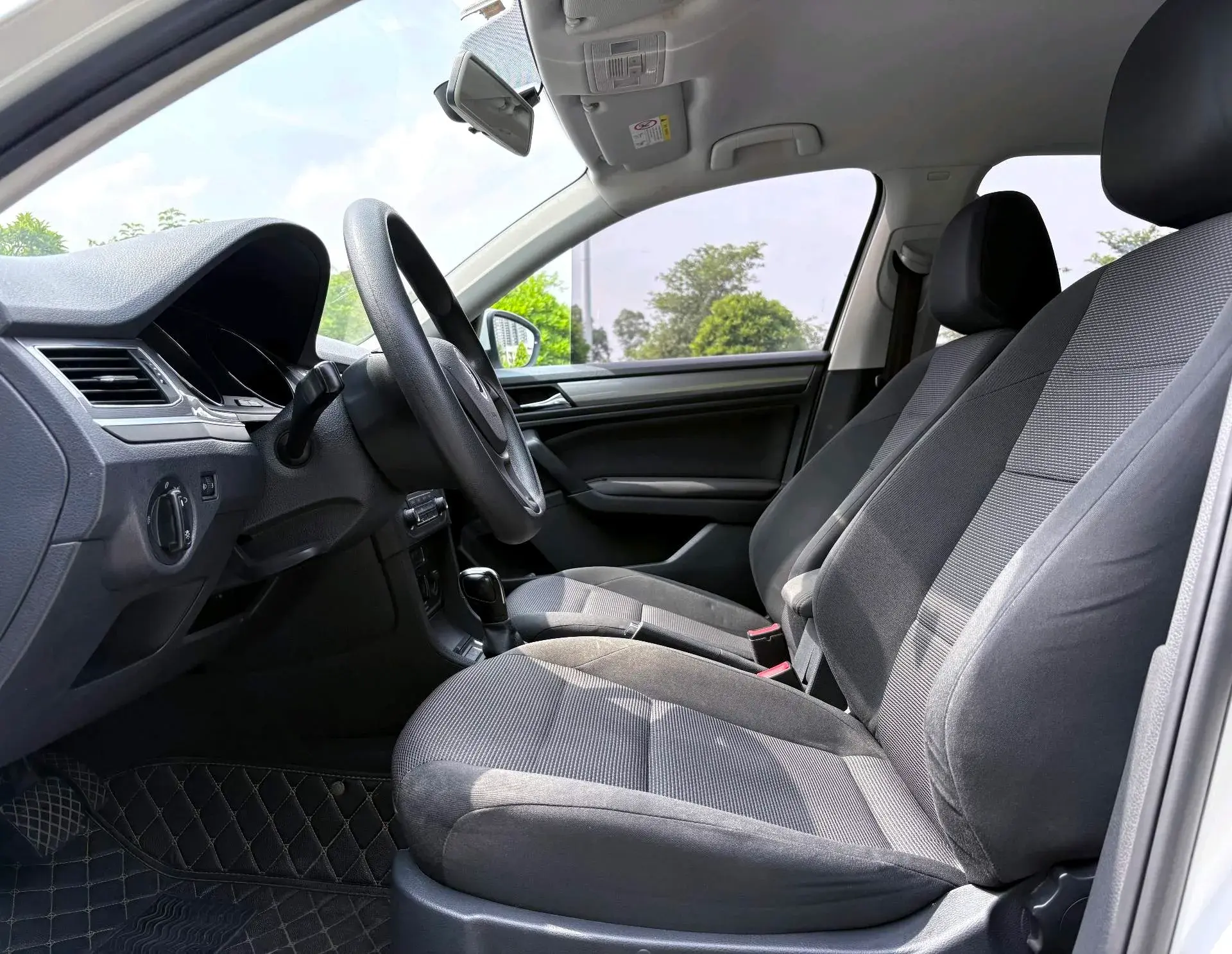 2018 VOLKSWAGEN BORA thumbnail 2