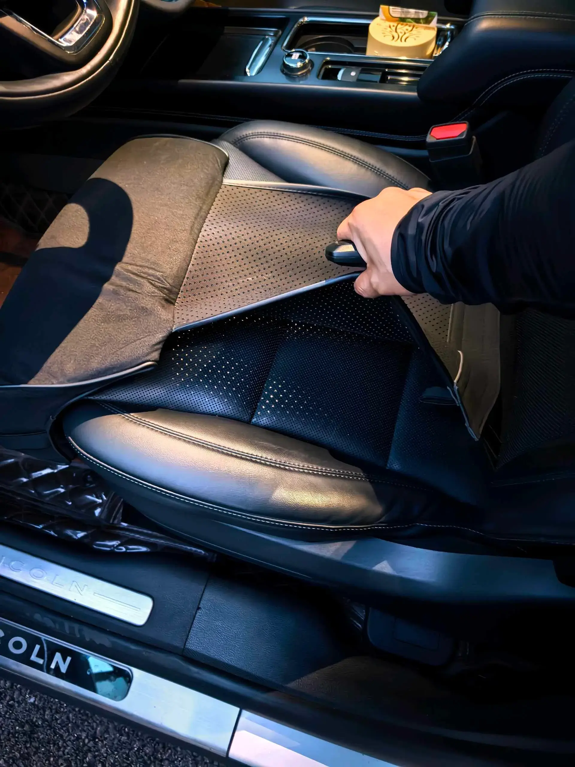 2020 LINCOLN CORSAIR thumbnail 3