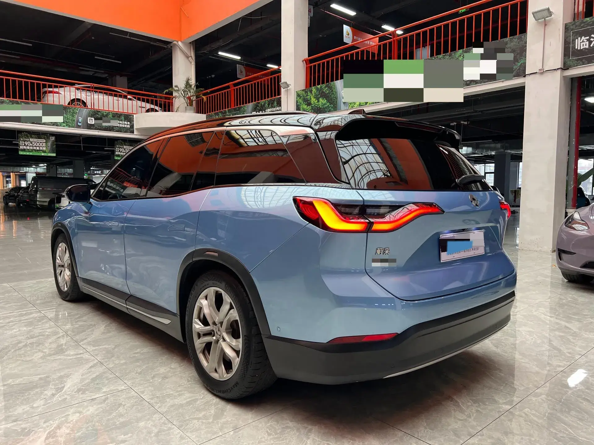 2018 NIO ES8 thumbnail 3