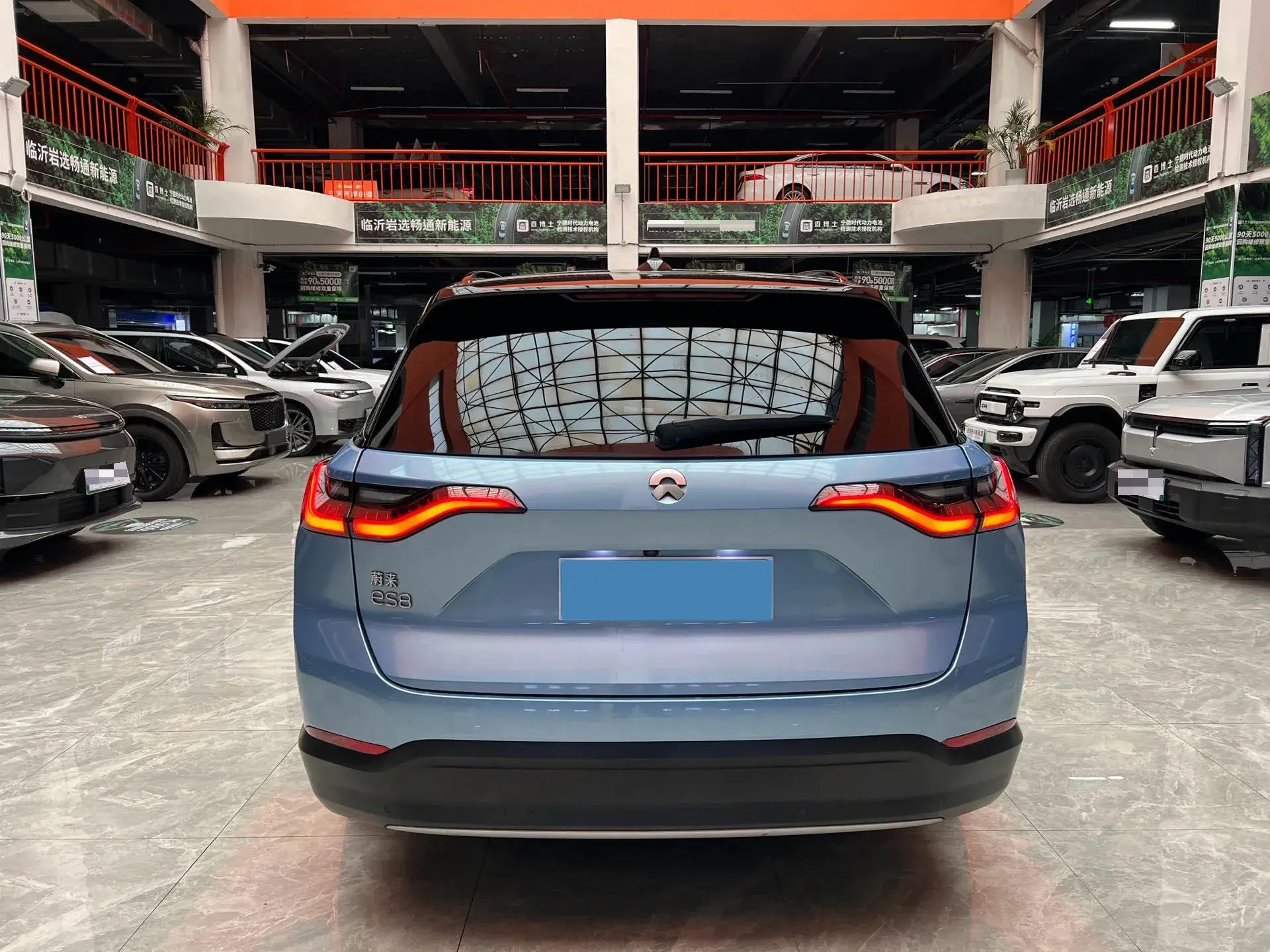 2018 NIO ES8 thumbnail 4